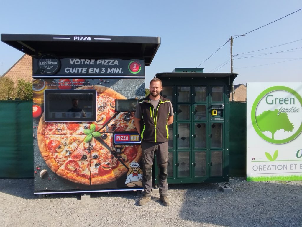 HAUTS-DE-FRANCE : Livraison et Installation d’un Distributeur Automatique de Pizzas et un de Fleurs à Fourmies