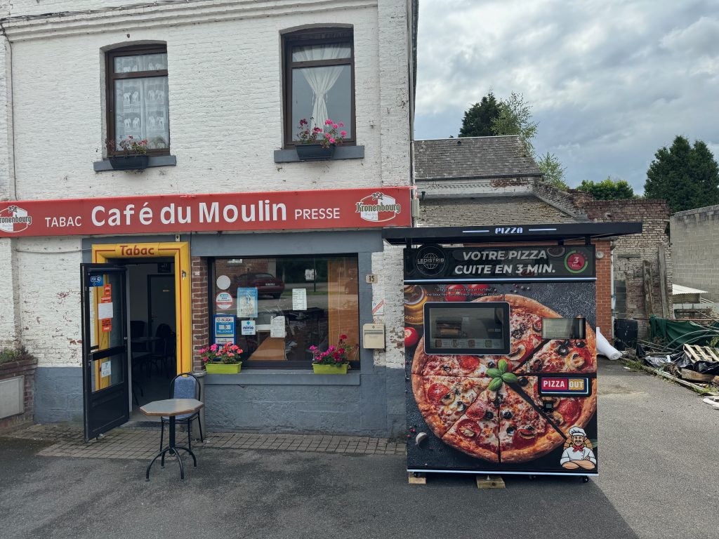 NORD : Livraison et Installation d’un Distributeur Automatique de Pizzas à Felleries en Hauts-de-France