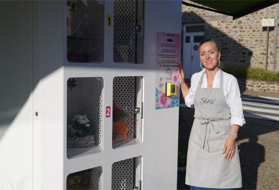 Unique en Mayenne : Séverine crée un distributeur automatique de fleurs