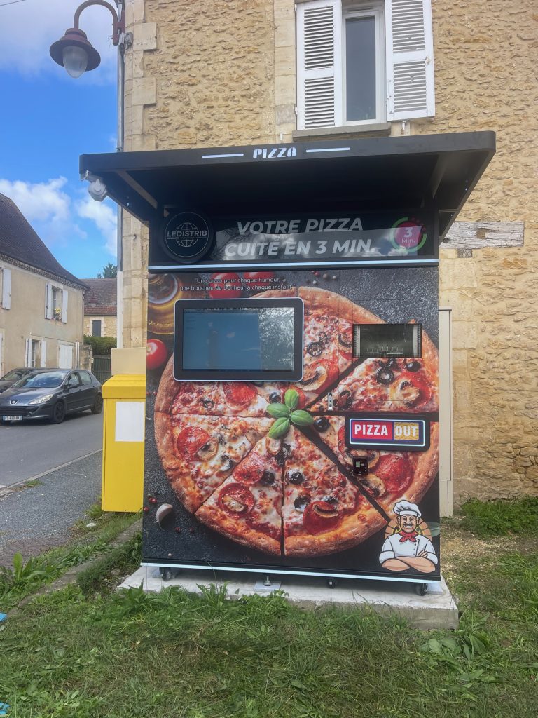 DORDOGNE : Livraison et Installation d’un Distributeur Automatique de Pizzas à Castels-et-Bézénac