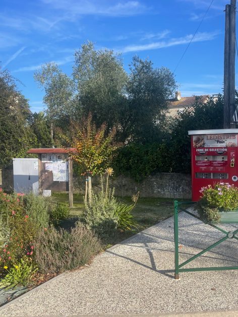 CHARENTE-MARITIME : Livraison et Installation d’un distributeur automatique de pain à Archingeay