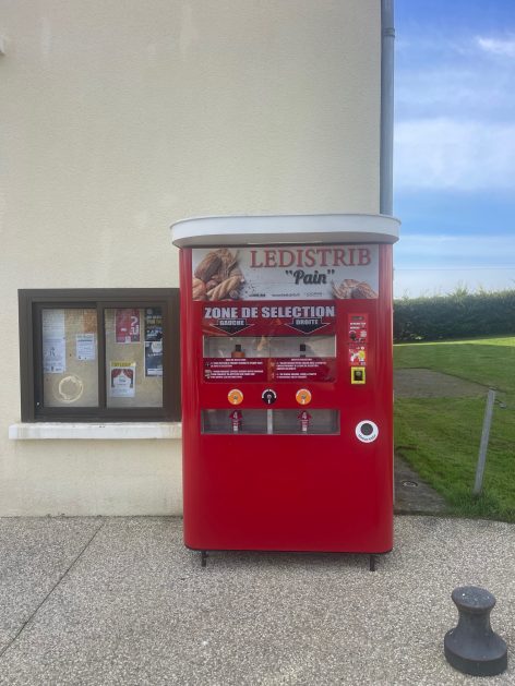 CHARENTE-MARITIME : Livraison et installation d’un distributeur automatique de pain à Taillant