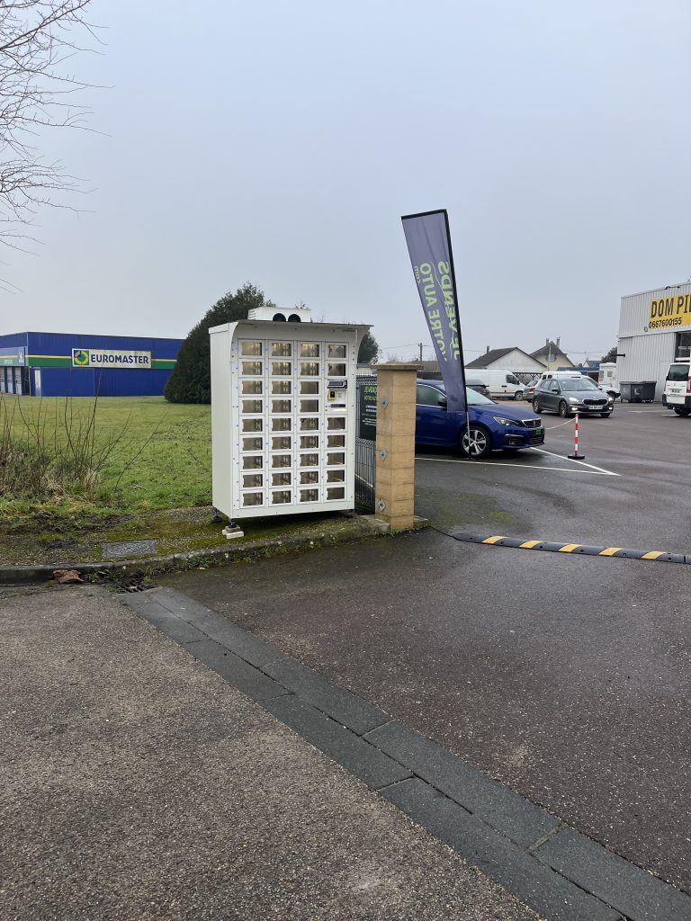 Livraison et Installation d’un distributeur à casiers automatiques réfrigérés à Le Neubourg en Normandie